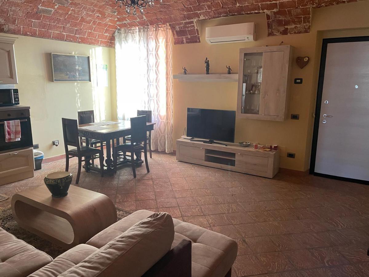 Residenza Nikol Appartamento Giulia كاسال مونفيراتو المظهر الخارجي الصورة